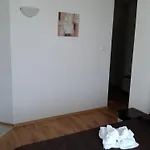 شقة Antorini